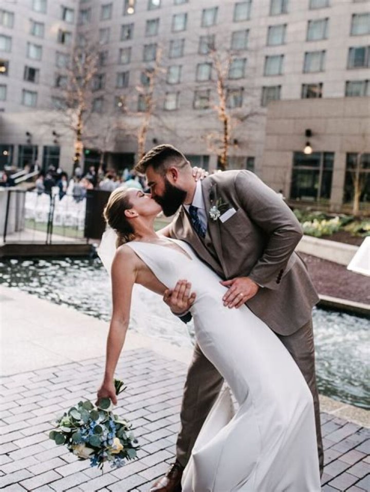 Discover The Age Of Travis Kelce's Wife: Kylie Kelce