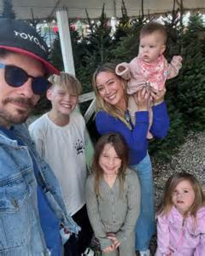 Does Hilary Duff Have A Twin: Uncovering The Truth