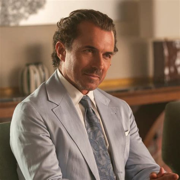 The Definitive Guide To William Abadie: A Hollywood Star
