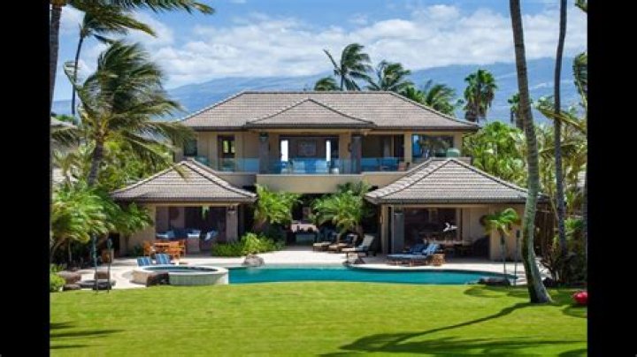 Top Celebrities Who Own Luxurious Homes In Maui
