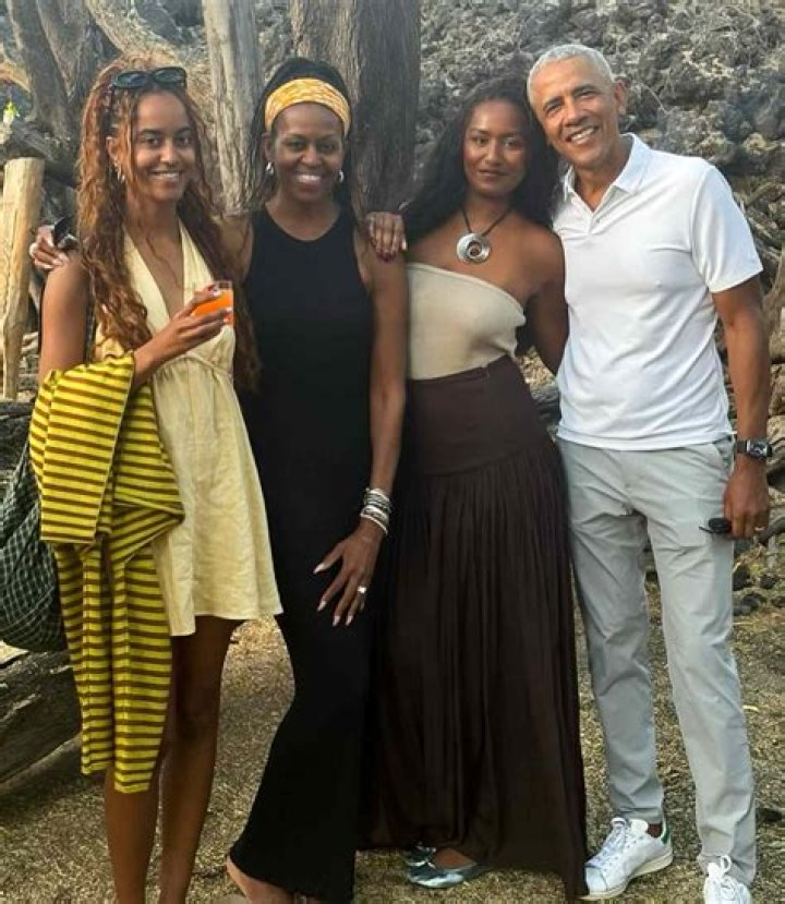 Unveiling Sasha Obama's Age: The Youngest Obama Daughter's Timeline